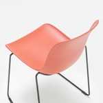 Chaise_design_empilable_catéféria_entreprise