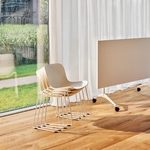 Chaise_design_empilable_colorée