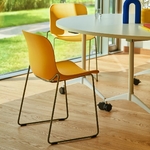 Chaise_design_empilable_coque_plastique