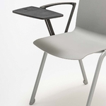 Chaise_formation_empilable_tablette_écritoire_plastique