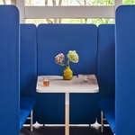 Cabine_coworking_acoustique_4_personnes_table_mélaminé