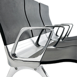 Chaises_poutre_plastique_fixes_accoudoirs