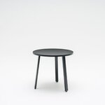 Table ronde Ogi A anthracite sur trois pieds en acier inclinés, vue de face sur fond clair