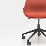 Détail du coussin brique, du vérin à gaz et de létoile 5 branches noire