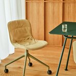 Chaise pivotante Baltic 2 Soft Duo jaune sur étoile en aluminium olive à roulettes