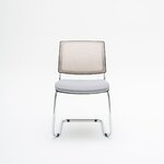 Chaise de réunion Gaya sur luge chromée en porte-à-faux, résille beige, vue de face