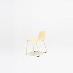 Chaise de réunion Nud jaune banane sur traîneau en fil dacier jaune