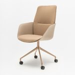 Fauteuil de réunion Senda dossier haut à roulettes, coloris beige, vue de trois quarts