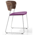 chaise-design-en-bois-tapissé-violet