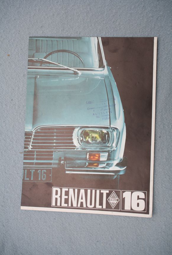 Plaquette dépliant RENAULT Le Tracteur D30 diesel 30 cv
