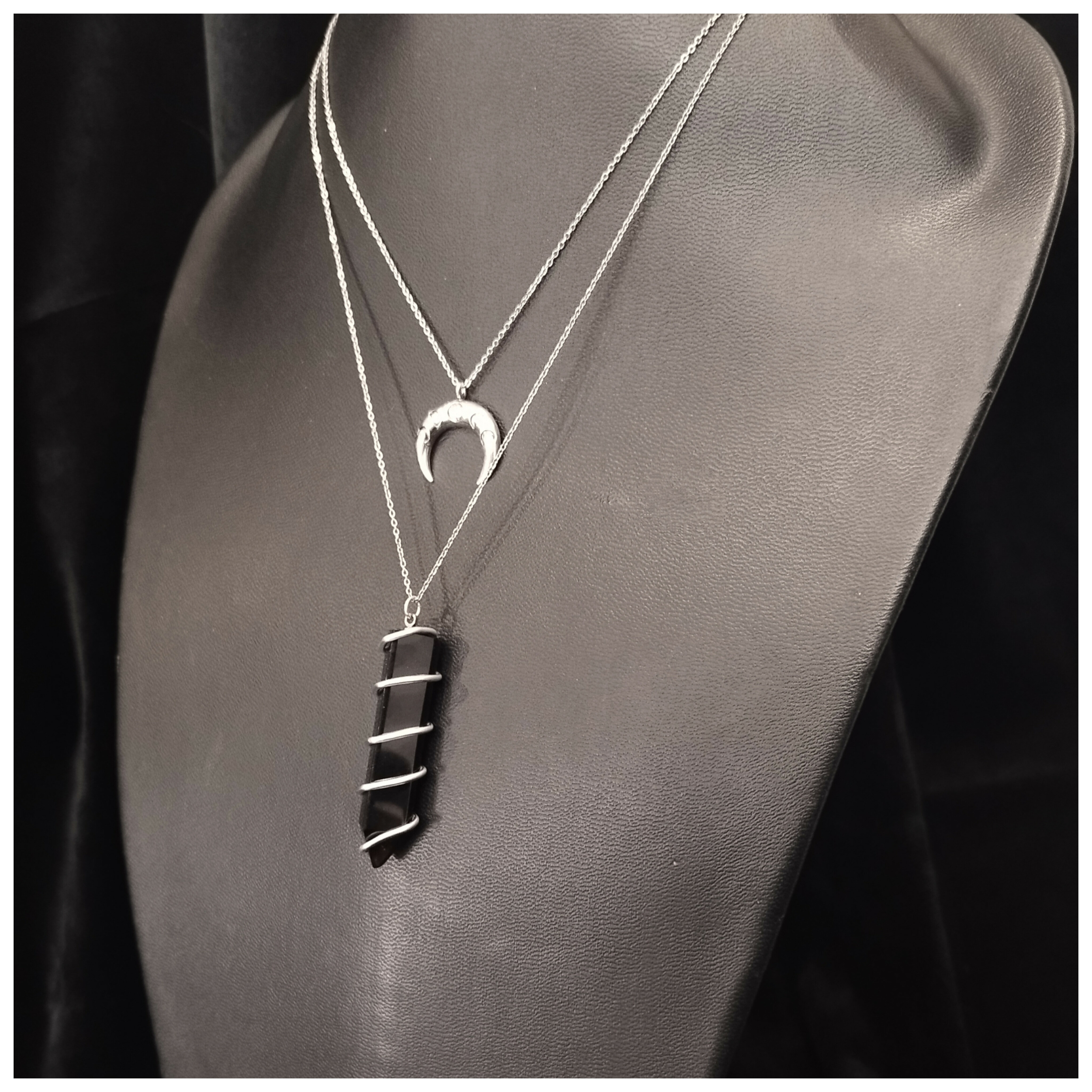 Moonbeam Atelier collier Trivia