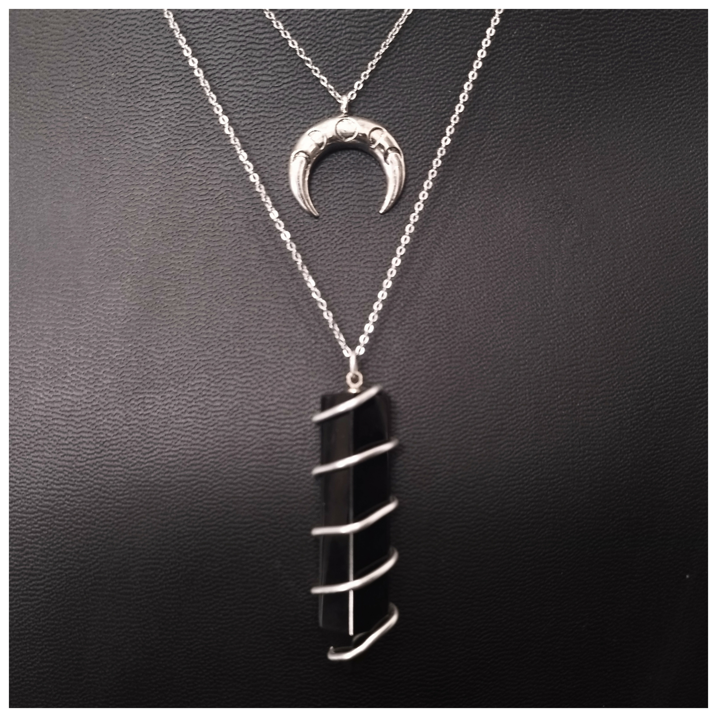 Moonbeam Atelier collier Trivia