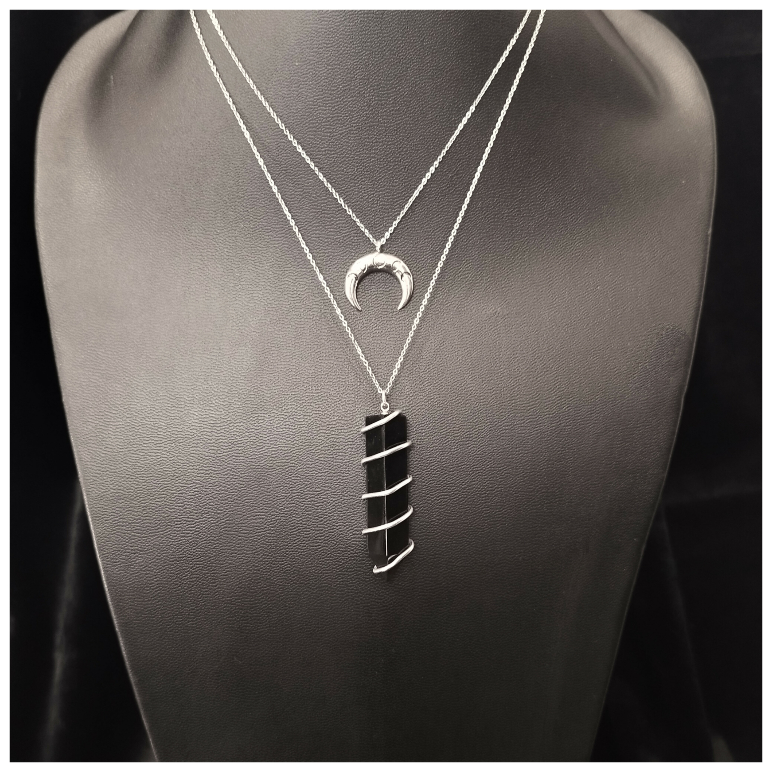 Moonbeam Atelier collier Trivia