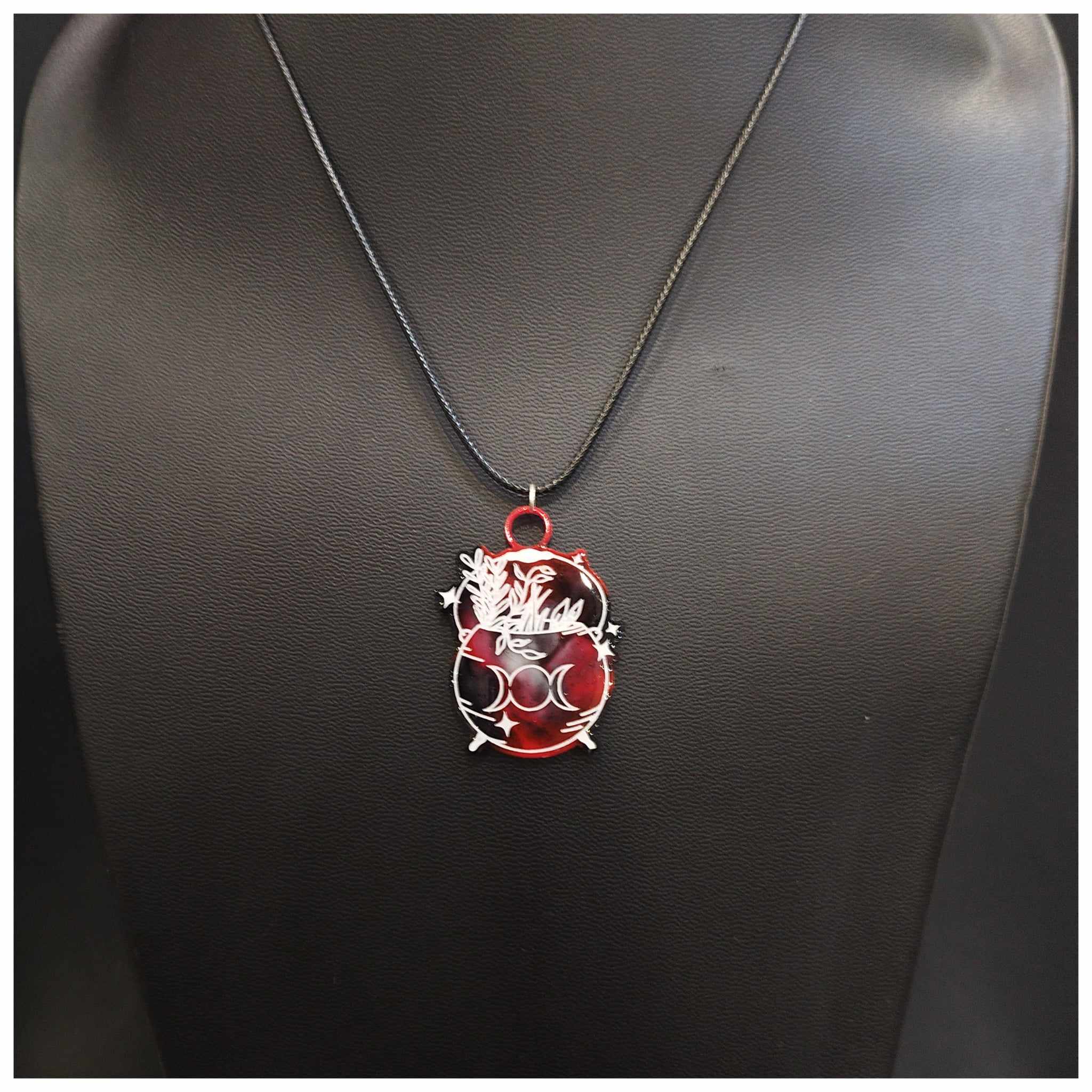 Moonbeam Atelier collier résine chaudron
