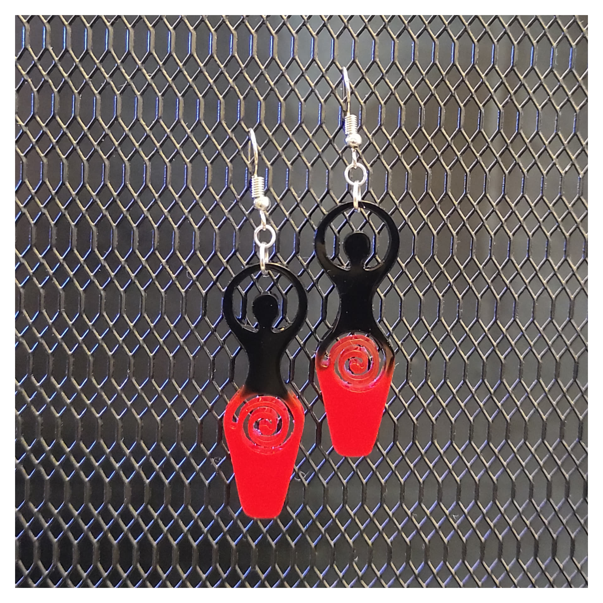 Moonbeam Atelier résine boucles doreilles résine rouge noir