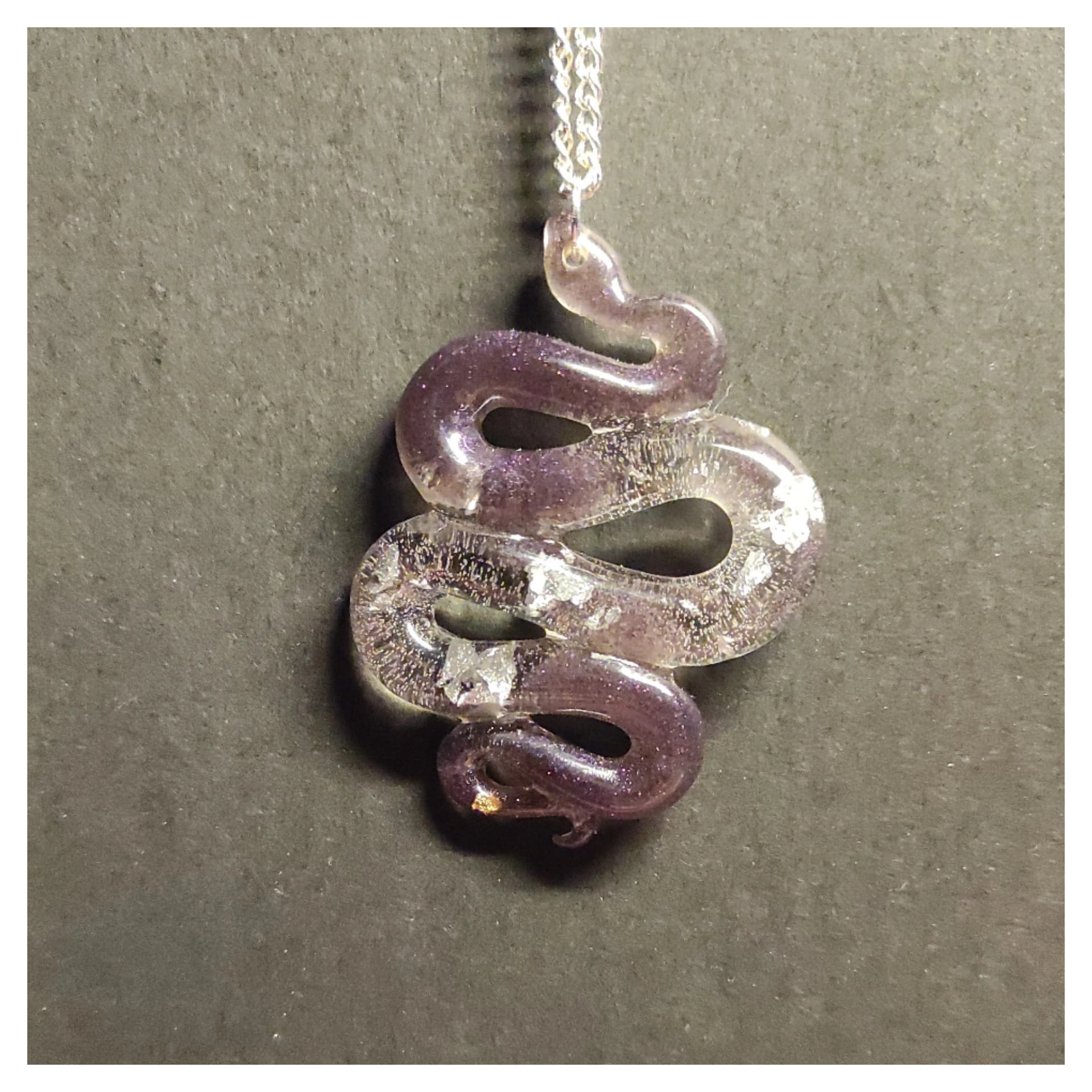 Moonbeam Atelier résine pendentif serpent