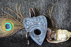 planchette ouija grise