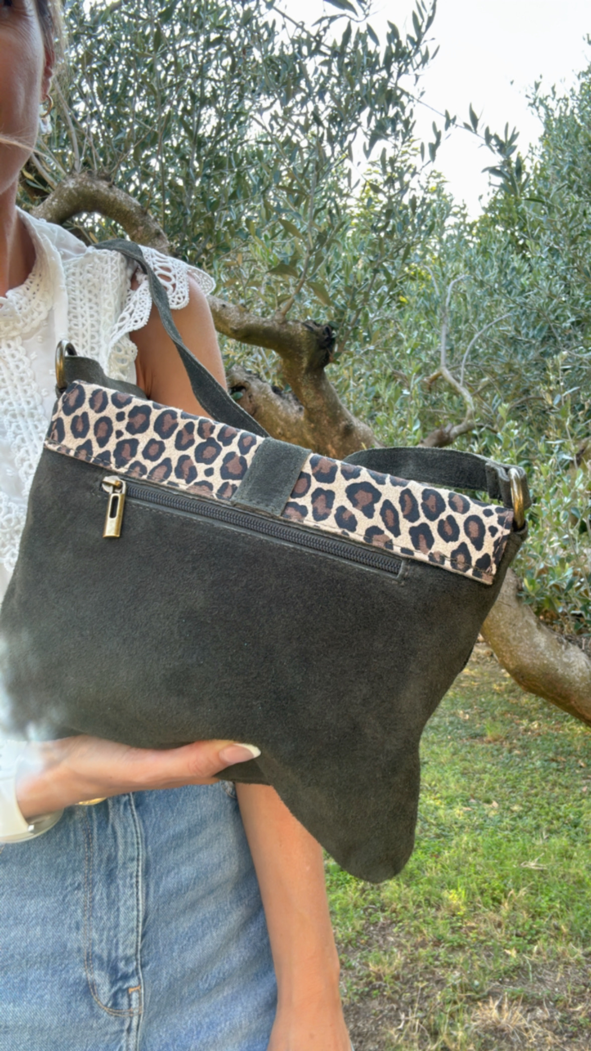 C3915458-AC6A-4A5C-8AB7-A09F9E7D29F9