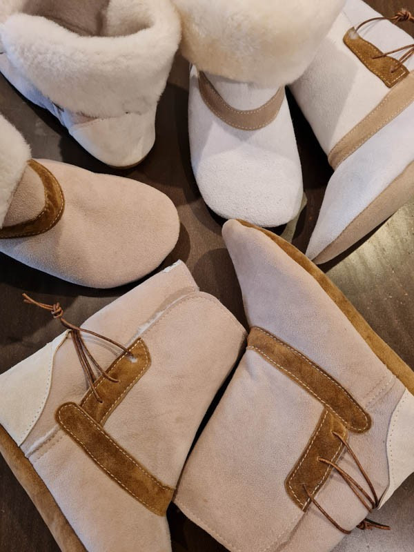 bottines-en-peau-lainee-blanche (1)