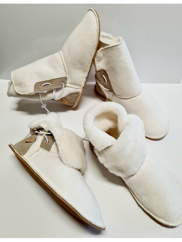 bottines-en-peau-lainee-blanche