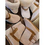 bottines-en-peau-lainee-blanche (1)
