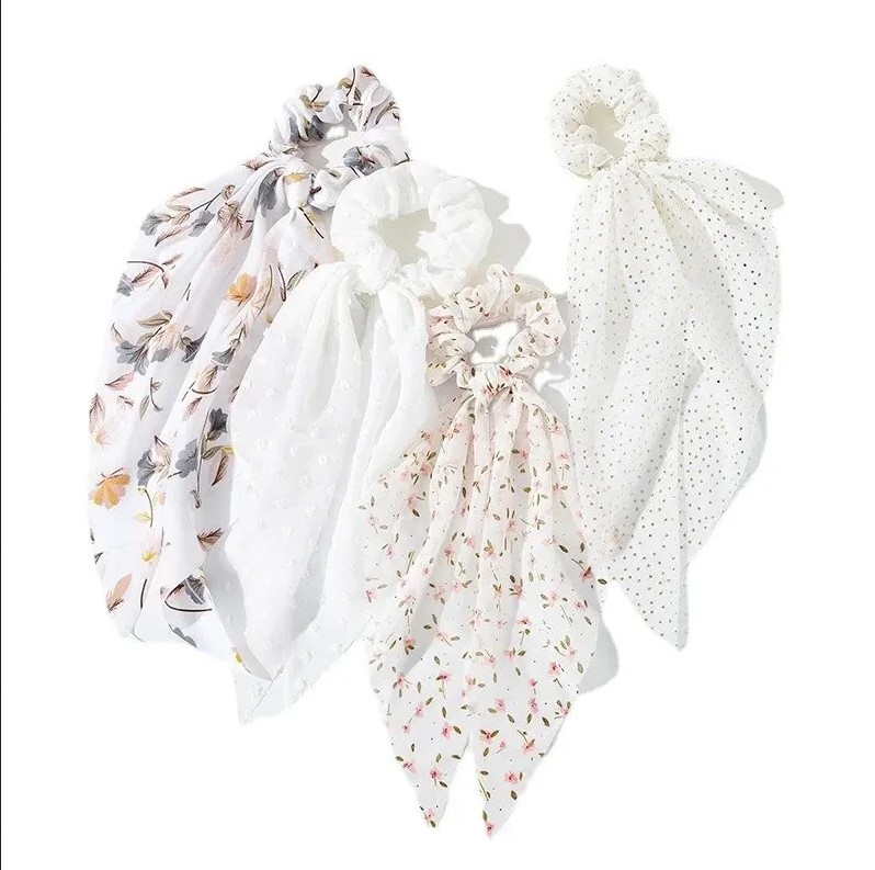 foulchie-scrunchie-blanc-pois-blanc-accessoire-mode-femme-olympe-bijoux-acier-inoxydable-bagues-colliers-bracelets-boucles-d-oreilles-creoles