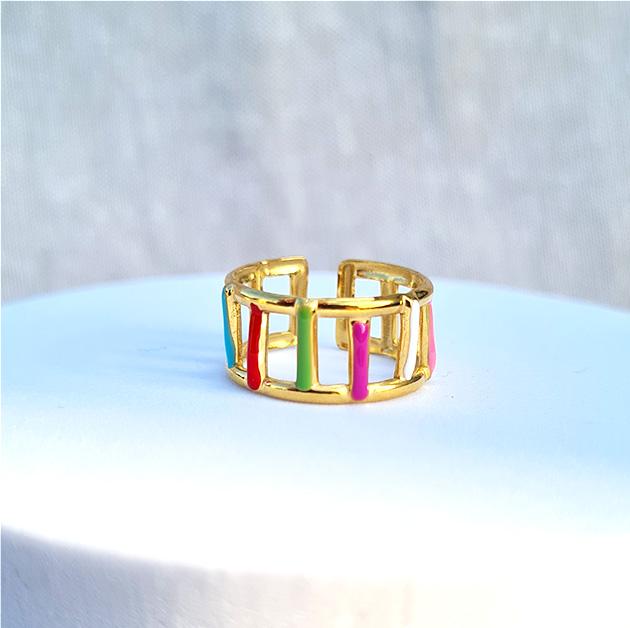 bague-roue-multicolore-olympe-bijoux-fond-beige