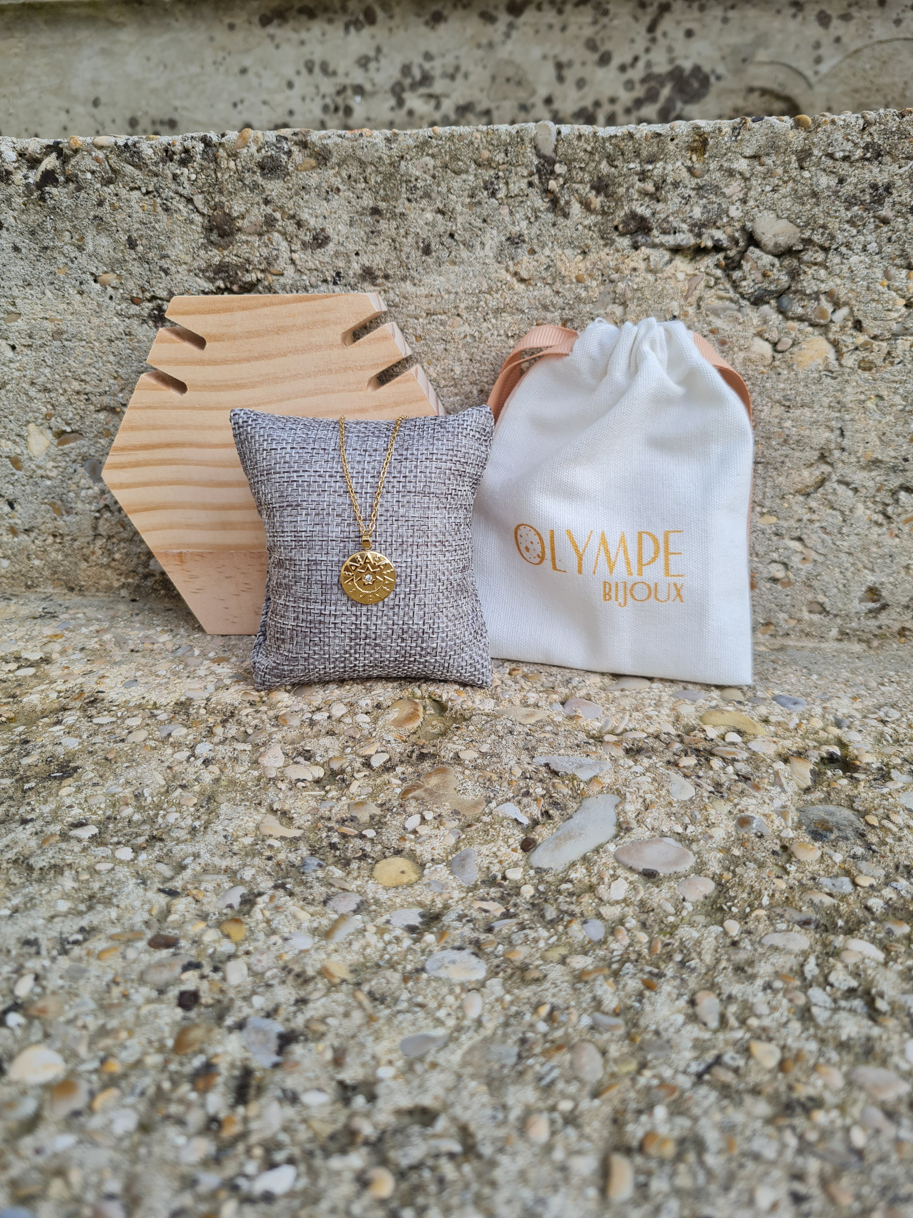 collier-in-the-sky-olympe-bijoux-coussin
