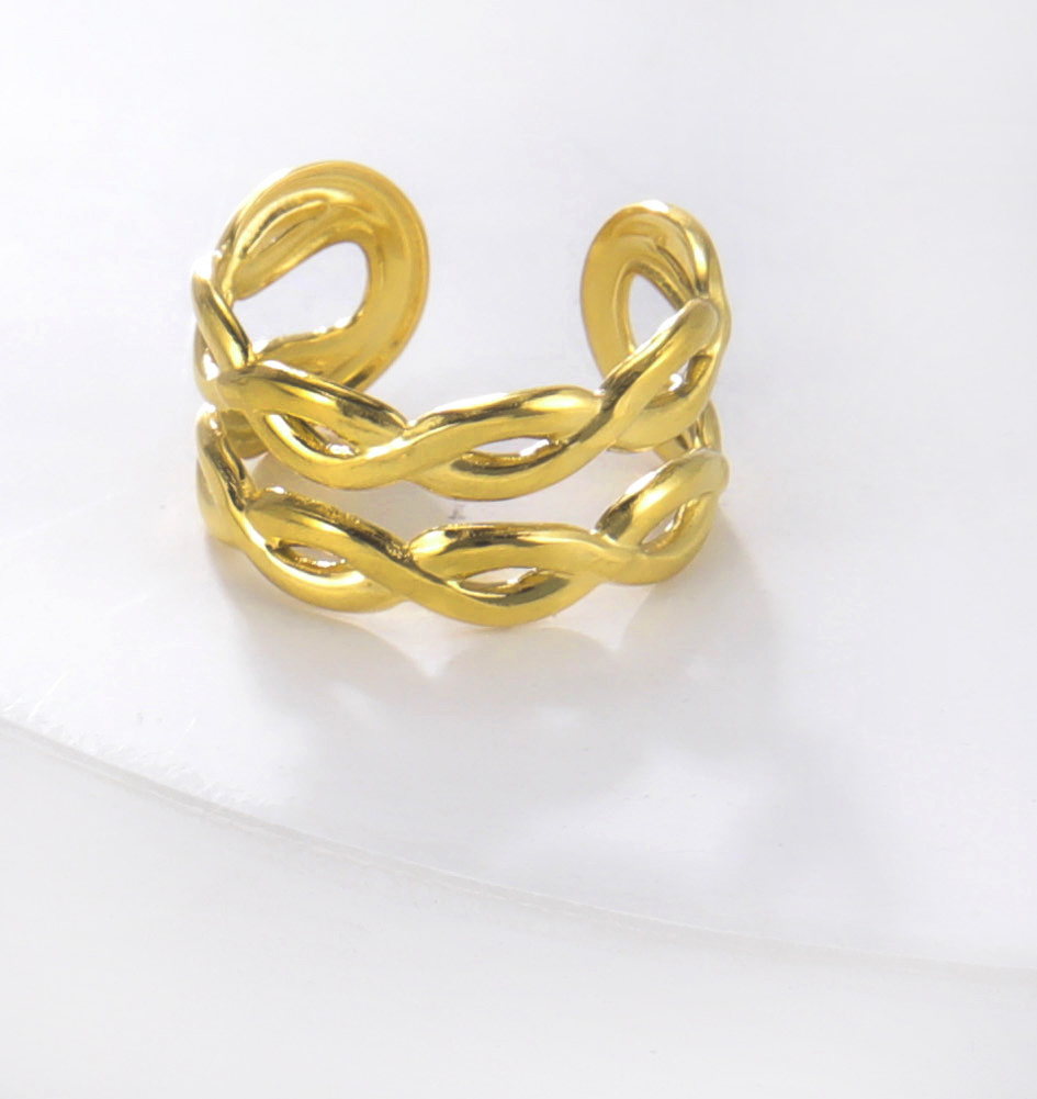 bague-heidie-double-tresse-olympe-bijoux-presentoir-fond-blanc