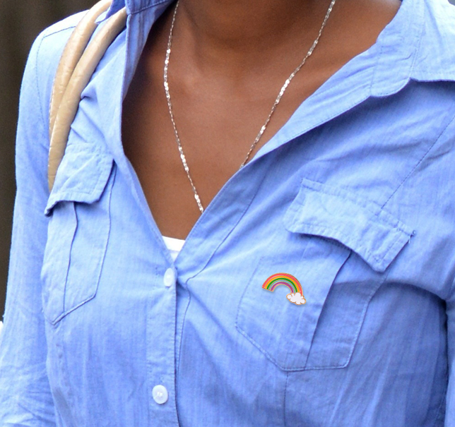 broche-pins-arc-en-ciel-olympe-bijoux-chemise