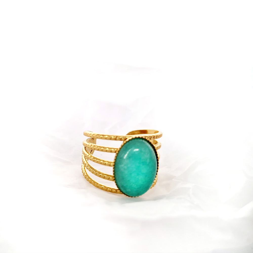 bague-luna-olympe-bijoux-fond-blanc-froisse