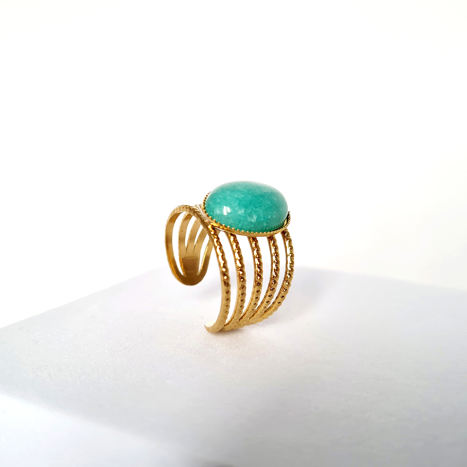 bague-luna-olympe-bijoux-fond-blanc-cube