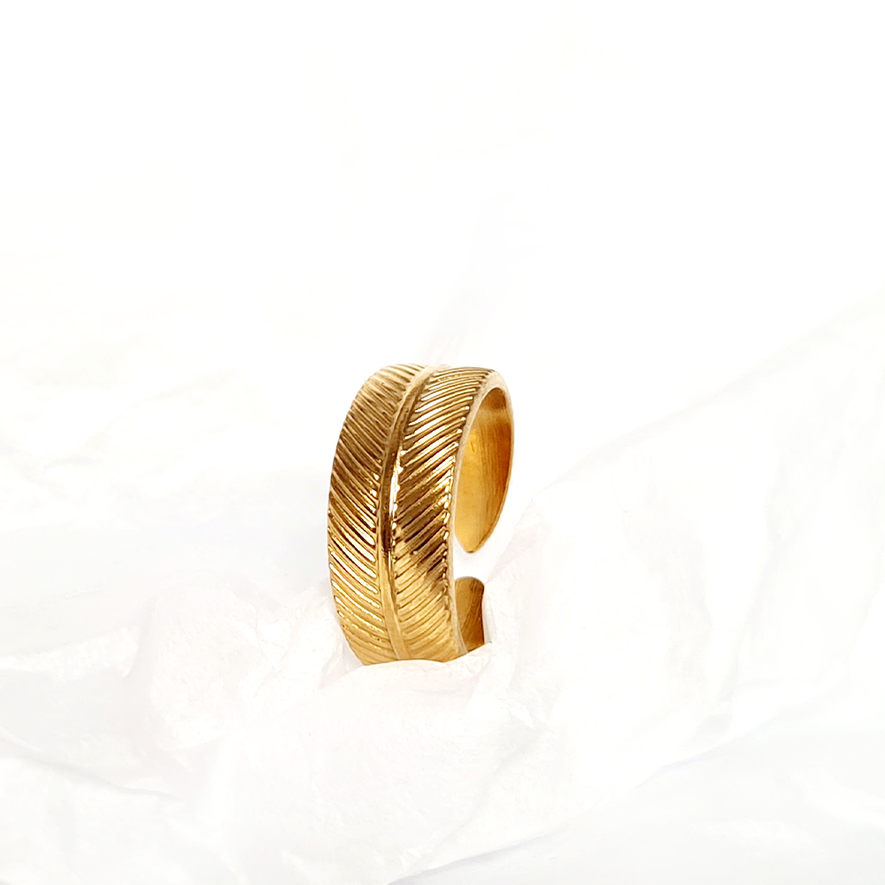 bague-nervures-olympe-bijoux-fond-blanc