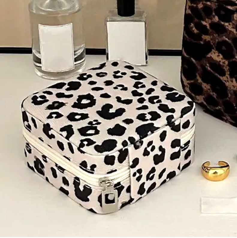 Boite-a-bijoux-leopard-Olympe-bijoux-Acier-inoxydable-bagues-bracelets-joncs-creoles-colliers-choker-broches-dimensions01