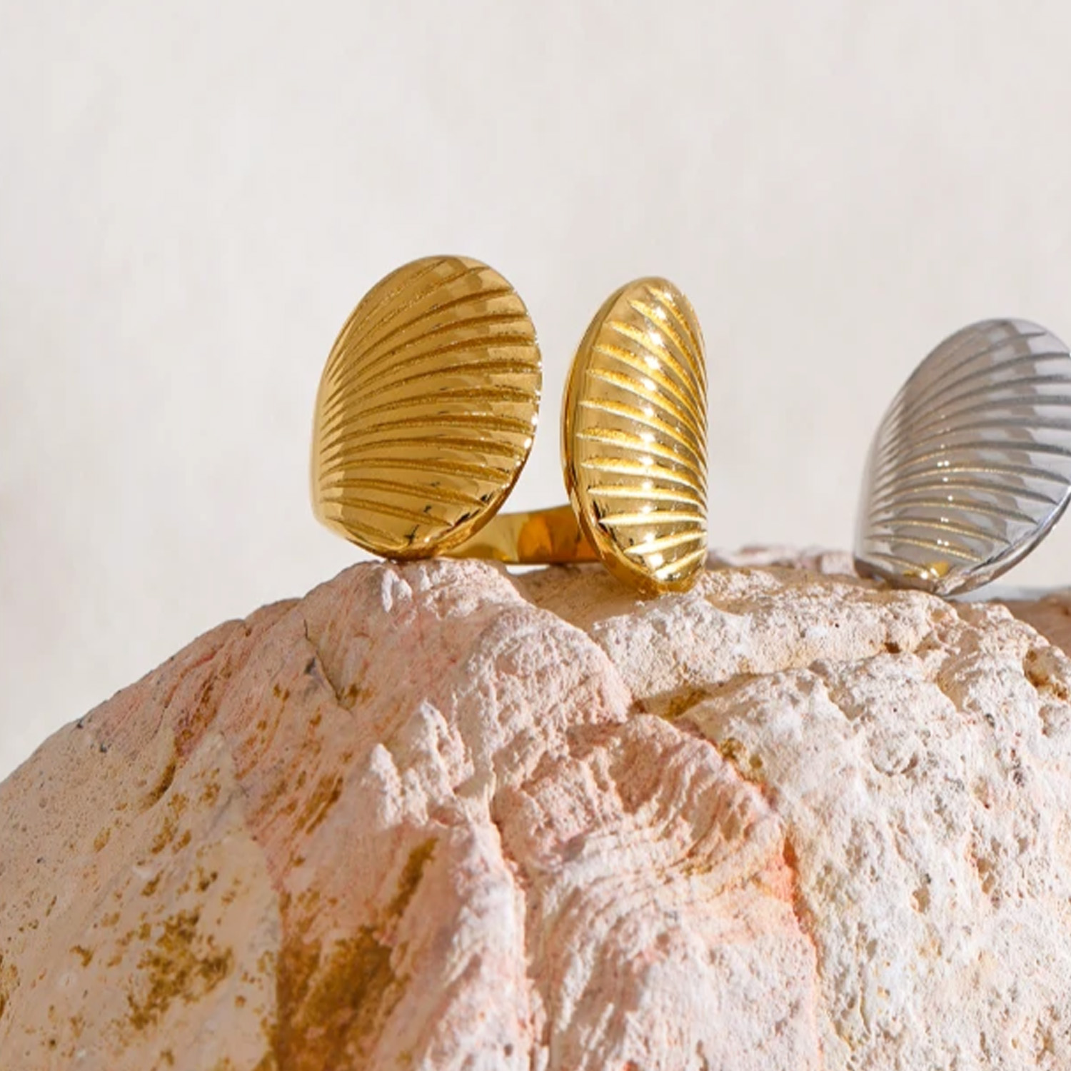 Bague-Arielle-coquillage-été-Acier-inoxydable-Olympe-bijoux-colliers-sautoirs-bracelets-joncs-boucles-d-oreilles-créoles3