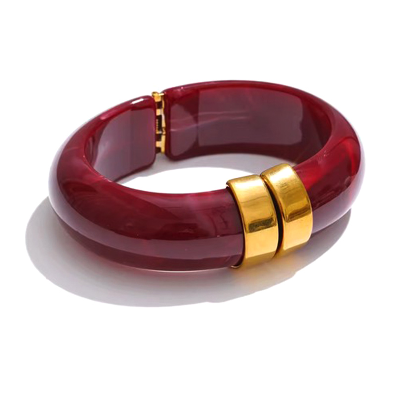 Bracelet-manchette-jonc-Carla-rouge-Acier-inoxydable-résine_Olympe-bijoux-Bagues-colliers-boucles-d-oreilles-earcuff