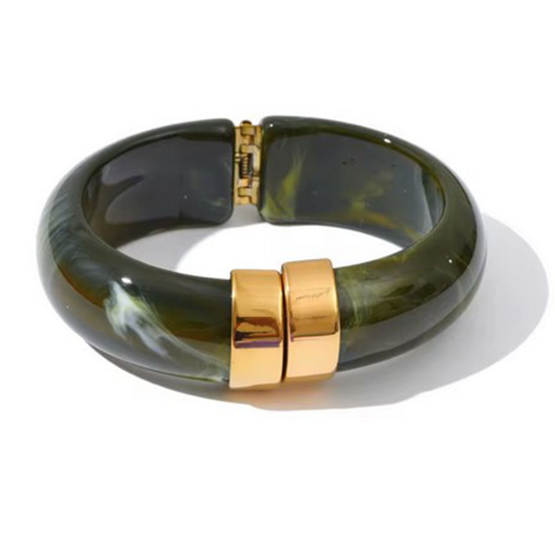Bracelet-manchette-jonc-Verde(-vert-olive-Acier-inoxydable-résine_Olympe-bijoux-Bagues-colliers-boucles-d-oreilles-earcuff