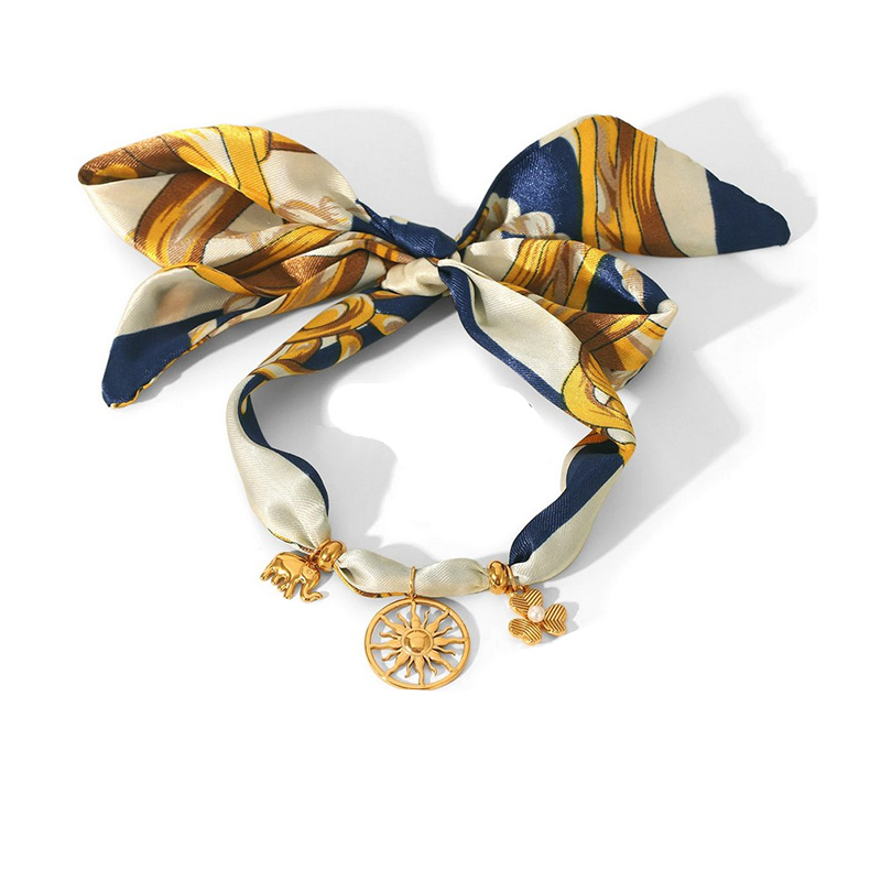 Bracelet-Saphira-Acier-inoxydable-tissus-bleu-breloques-Olympe-bijoux-bagues-colliers-earcuff-creoles-boucles-d-oreilles