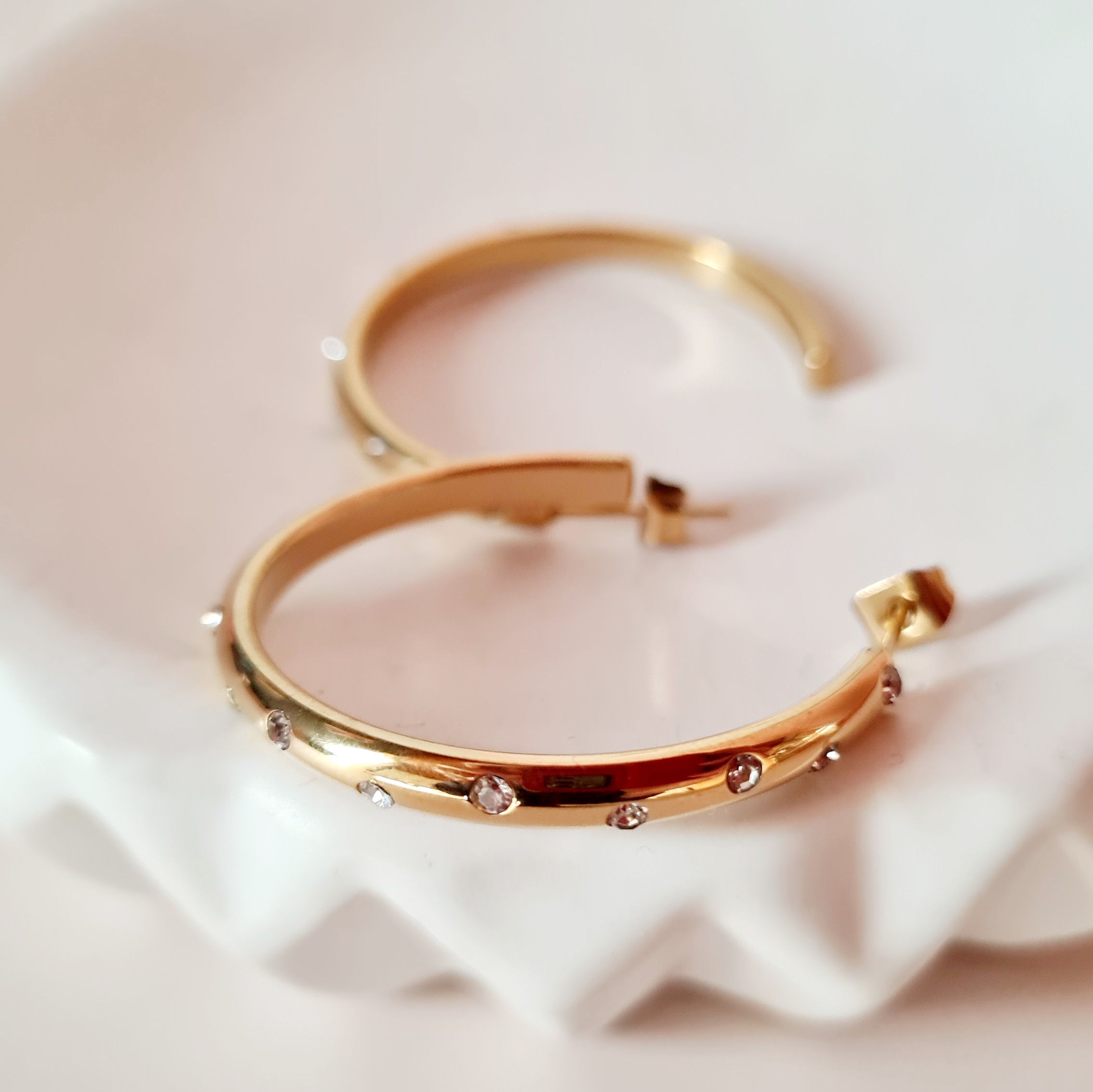 Créoles-Vénus-Acier-inoxydable-zircons-Olympe-bijoux-bracelets-bagues-earcuff-colliers-joncs-boucles-d-oreilles