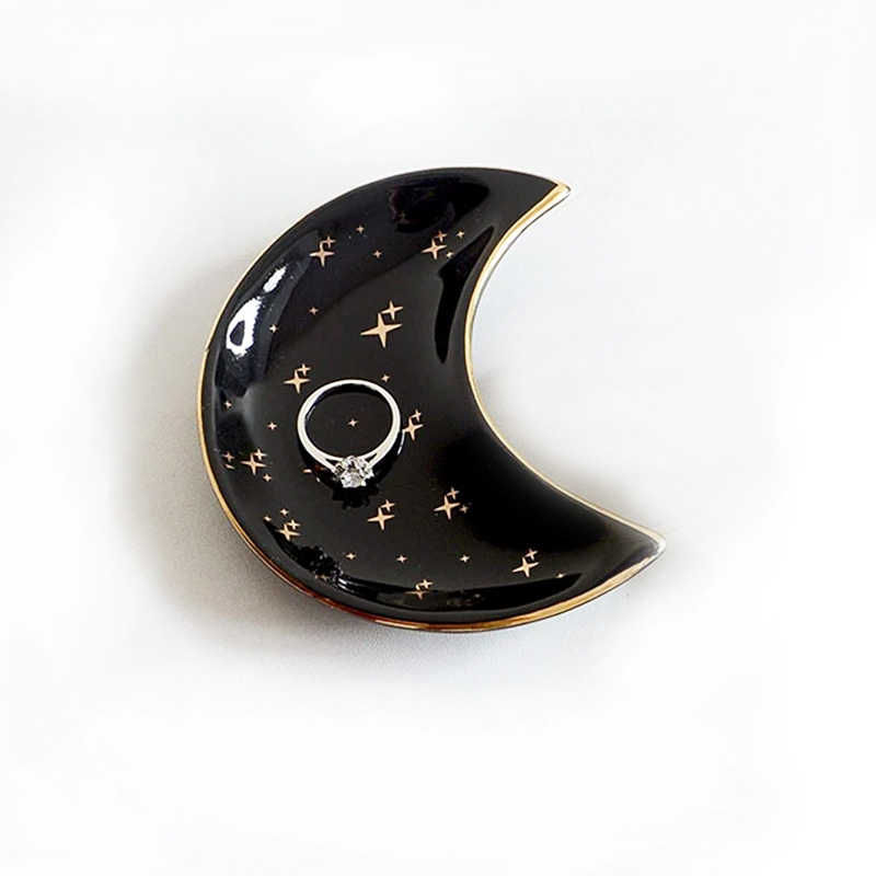 coupelle-a-bijoux-lune-noir-doree-Olympe-bijoux-Acier-inoxydable-bagues-colliers-bracelets-creoles2