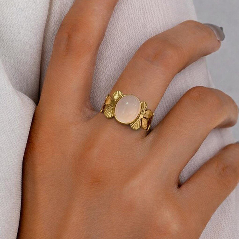 Bague-Ornella-acier-inoxydable-pierre-naturelle-rose-pale-motifs-fleurs-Olympe-bijoux