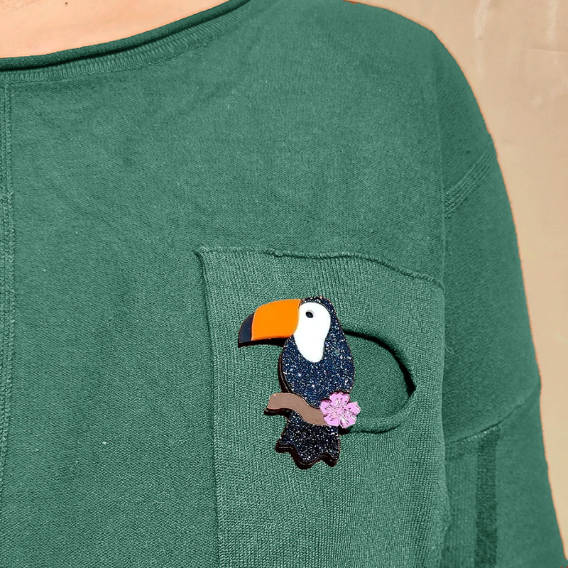 Broche-toucan-tropical-summer-chic-bijoux-acier-inoxydable-Olympe-bijoux8
