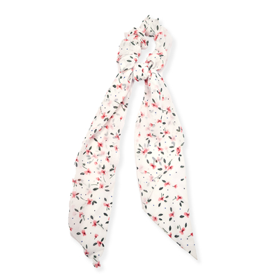 foulchie-scrunchie-blanc-fleurs-accessoire-mode-olympe-bijoux-acier-inoxydable-bagues-bracelets-colliers-creoles-joncs-boucles-d-oreilles2