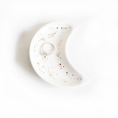 coupelle-a-bijoux-lune-blnche-doree-Olympe-bijoux-Acier-inoxydable-bagues-colliers-bracelets-creoles2