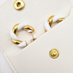 pochette-rangement-bijoux-similicuir-blanc-accessoire-bijoux-olympe-bijoux-acier-inoxydable-bagues-colliers-bracelets-boucles-d-oreilles-creoles-joncs