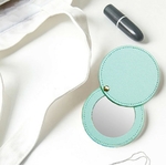 miroir-rond-cuir-vert-accessoire-beaute-olympe-bijoux-acier-inoxydable-bagues-bracelets-boucles-d-oreilles-creoles-broches-colliers