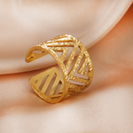 bague-incas-dore-olympe-bijoux-fond-tissu