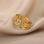 bague-queen-zircon-multicolor-dore-olympe-bijoux-fond-beige3
