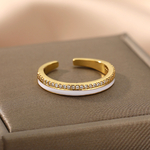 bague-ouverte-zircon-email-blanc-olympe-bijoux-ecrin-couche