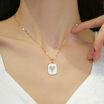 collier-coeur-blanc-or-olympe-bijoux-portee